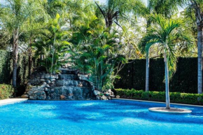Nax3 Luxury Condo in Upscale Langosta Community